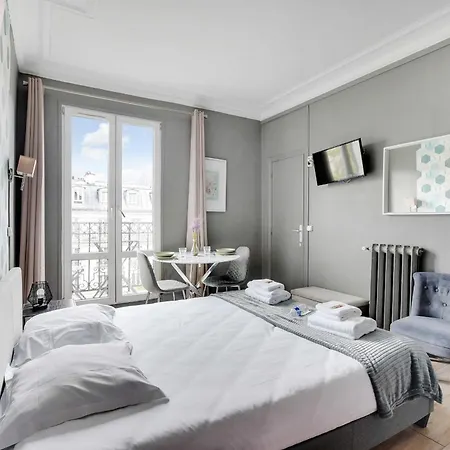 Republique - Magenta Apartment