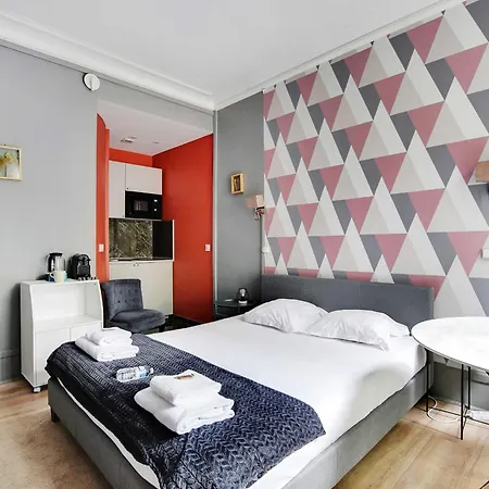 Republique - Magenta Apartment