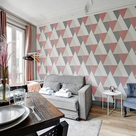 Republique - Magenta Apartment *