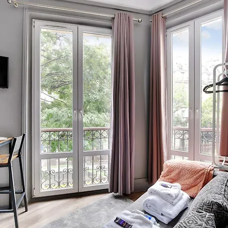 Republique - Magenta Apartment *