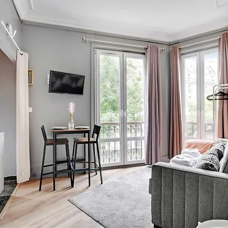 Apartment Republique - Magenta *