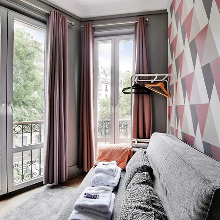 Republique - Magenta Apartment