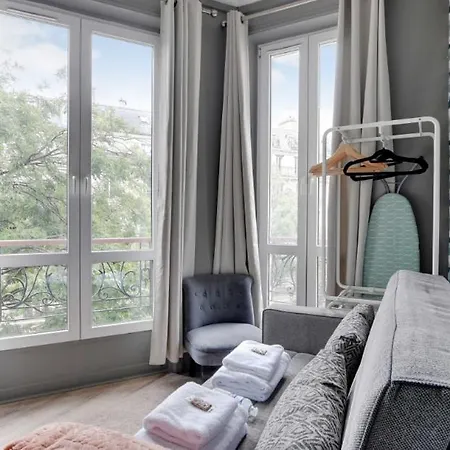 Apartment Republique - Magenta *