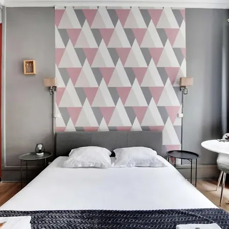 Republique - Magenta Paris