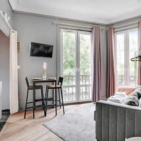 Apartment Republique - Magenta *